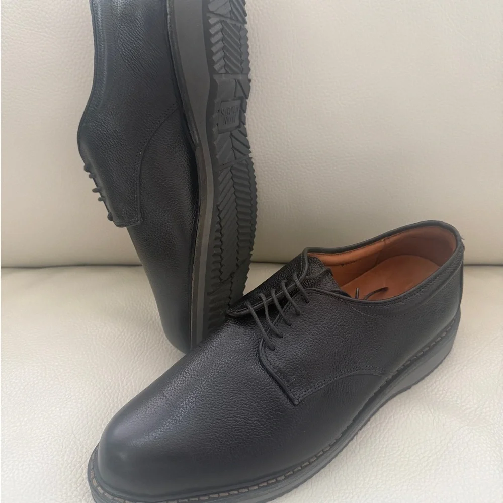 Allen Edmonds Men's Wanderer Plain Toe Oxfords 9D